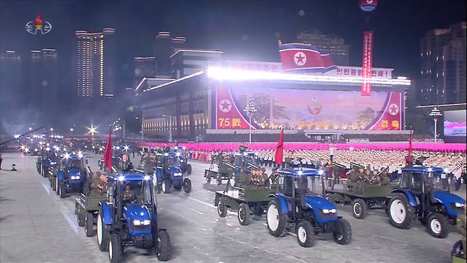 [서울=뉴시스] 지난 2023년 9월 8일 평양 김일성광장에서 김정은 북한 국무위원장과 딸 주애가 참석한 가운데 정권수립일 75주년(9·9절) 민방위 무력 열병식이 진행됐다고 9일 북한 조선중앙TV가 보도했다. (사진=조선중앙TV 캡처) 2025.07.01. photo@newsis.com *재판매 및 DB 금지