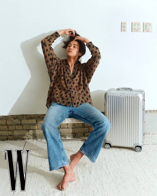 가수 겸 배우 로운 화보. 사진 더블유코리아