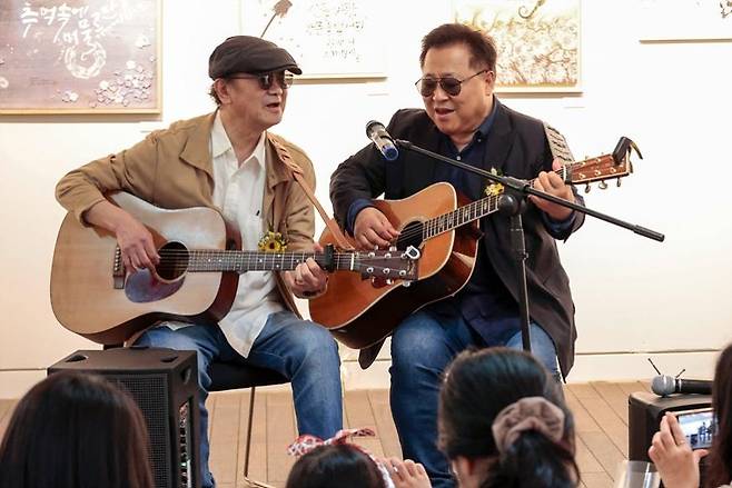 포크 듀오 해바라기 [해바라기뮤직 제공. 재판매 및 DB 금지]