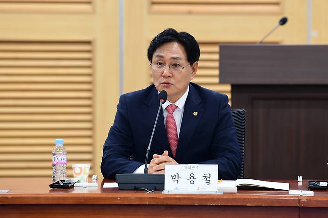 박용철 강화군수가 2일 서울 여의도 국회의사당 의원회관에서 국립강화고려박물관 건립 필요성에 대해 발언하고 있다. 사진=강화군청