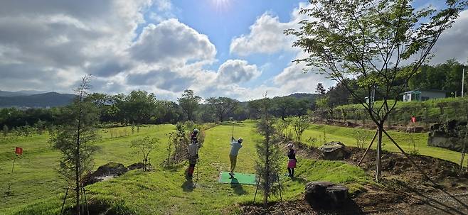 경북 칠곡에 위치한 가산수피아의 파크골파장이 7월1일 개장됐다. 더불어 가산수피아는 1인당 8천원의 입장료를 폐지하고 무료로 개방한다.