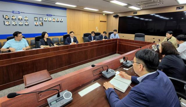 지난 1일 정부세종청사에서 해수부 부산 이전과 관련한 준비 사항을 점검하는 회의가 열렸다. 해수부 제공