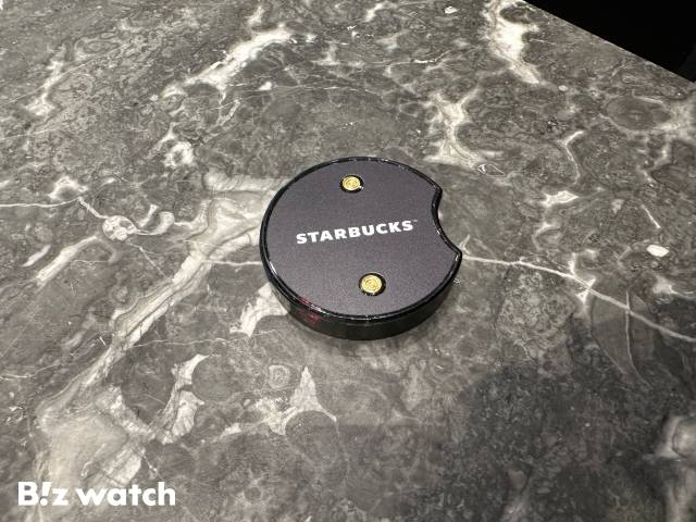 스타벅스 여의도역R점에서 운영 중인 진동벨./사진=정혜인 기자 hij@