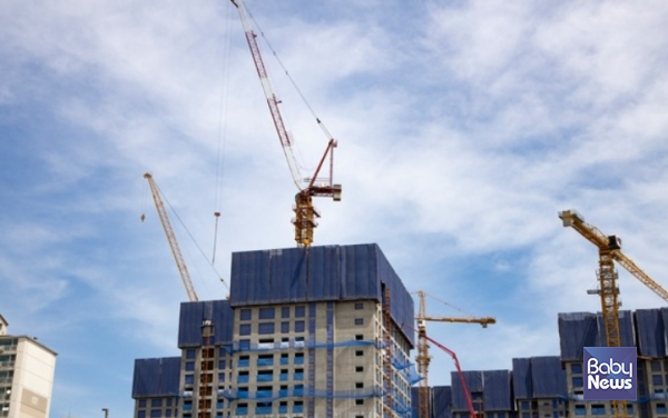 서울시가 용적률을 최대 30%까지 완화하는 한편, 고령화·저출산 대응 시설 등 미래사회에 필요한 시설을 도입할 경우 인센티브를 제공하는 등 재정비촉진계획 수립기준을 개선했다. ⓒ베이비뉴스