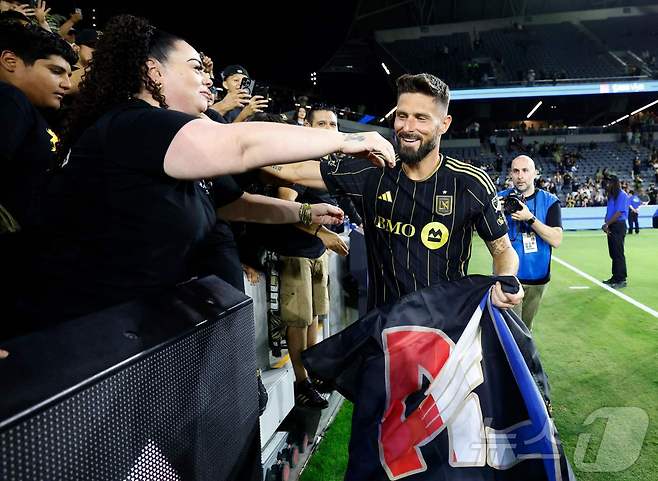LA FA를 떠나 프랑스 릴로 이적하는 올리비에 지루. ⓒ AFP=뉴스1