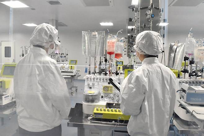 지난달 20일 문을 연 일본 오사카의 ‘야나이 마이 iPS 연구소’. 교토대 iPS세포연구재단은 이 연구소를 통해 iPS 세포 치료제 대량 생산에 도전, 상용화에 나선다는 계획이다./마이니치 신문