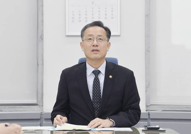 이형일 기획재정부 장관 직무대행 1차관이 2일 서울 국회의사당에서 열린 ‘제49차 물가관계차관회의’를 주재, 모두발언을 하고 있다. 사진=기획재정부