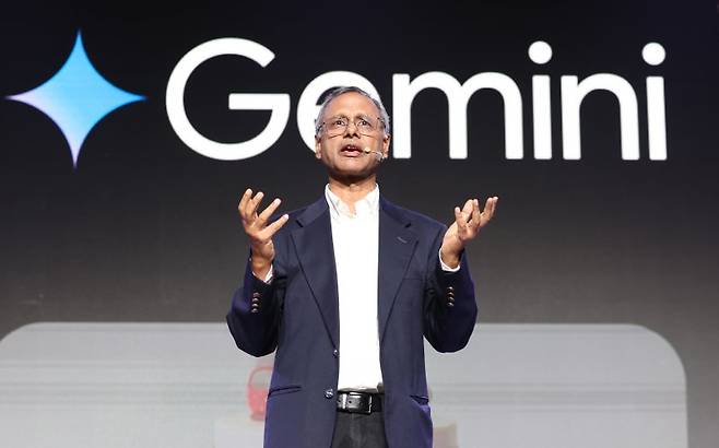 마니쉬 굽타(Manish Gupta) 구글 딥마인드 시니어 디렉터가 2일 서울 강남구 조선 팰리스에서 열린 '구글 포 코리아 2025'에서 '새로운 가능성을 여는 Google AI'를 주제로 축사를 하고 있다. 뉴시스