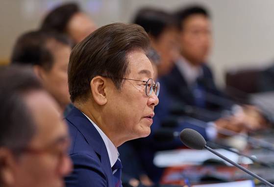 이재명 대통령이 1일 서울 용산 대통령실 청사에서 열린 국무회의에서 발언을 하고 있다. 사진 대통령실