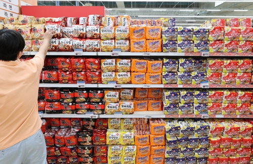 대형마트 라면 판매대. [사진 출처 = 연합뉴스]