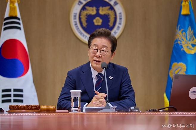 (서울=뉴스1) 이재명 기자 = 이재명 대통령이 지난 1일 서울 용산 대통령실 청사에서 열린 국무회의에서 발언을 하고 있다. (이재명 대통령 SNS. 재판매 및 DB 금지) 2025.7.2/뉴스1  Copyright (C) 뉴스1. All rights reserved. 무단 전재 및 재배포,  AI학습 이용 금지. /사진=(서울=뉴스1) 이재명 기자