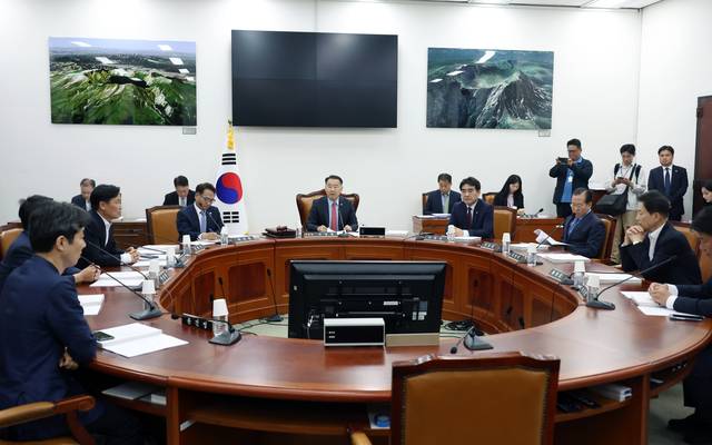 신성범 국회 정보위원장이 지난달 23일 서울 여의도 국회에서 이종석 국가정보원장 인사청문경과보고서 채택의 건 등을 안건으로 열린 정보위원회를 주재하고 있다. 뉴시스