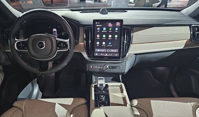 볼보 신형 XC90 인테리어. 서재근 기자