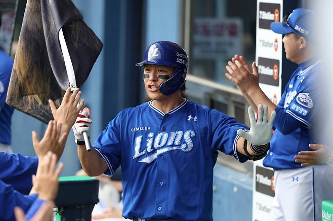 1일 두산과 원정에서 선제 결승 2점 홈런을 날린 삼성 포수 강민호. 삼성 라이온즈