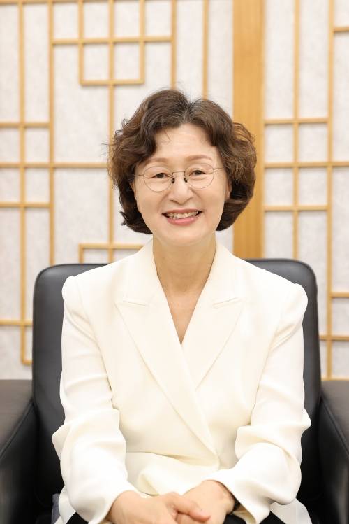 박정혜 한국학중앙연구원 교수는 “조선시대 궁중 회화는 교훈과 도덕을 전파하는 치도의 수단으로 활용됐다. 이는 왕이 국정을 운영하고 관청이 업무를 수행하는 데 없어서는 안 될 시각 매체였다”고 말했다. 국가유산청 제공