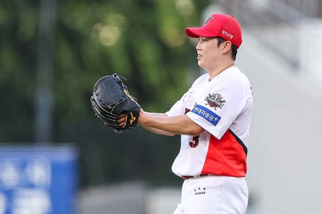 KIA 김건국은 1일 광주 SSG와 원정경기에서 선발등판해 4.1이닝 2실점으로 활약했다. 외국인 투수 네일의 공백을 채우며 팀 승리에 힘을 보탰다. 사진제공｜KIA 타이거즈