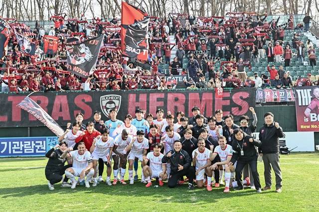 부천FC 선수단. /사진=부천FC 제공