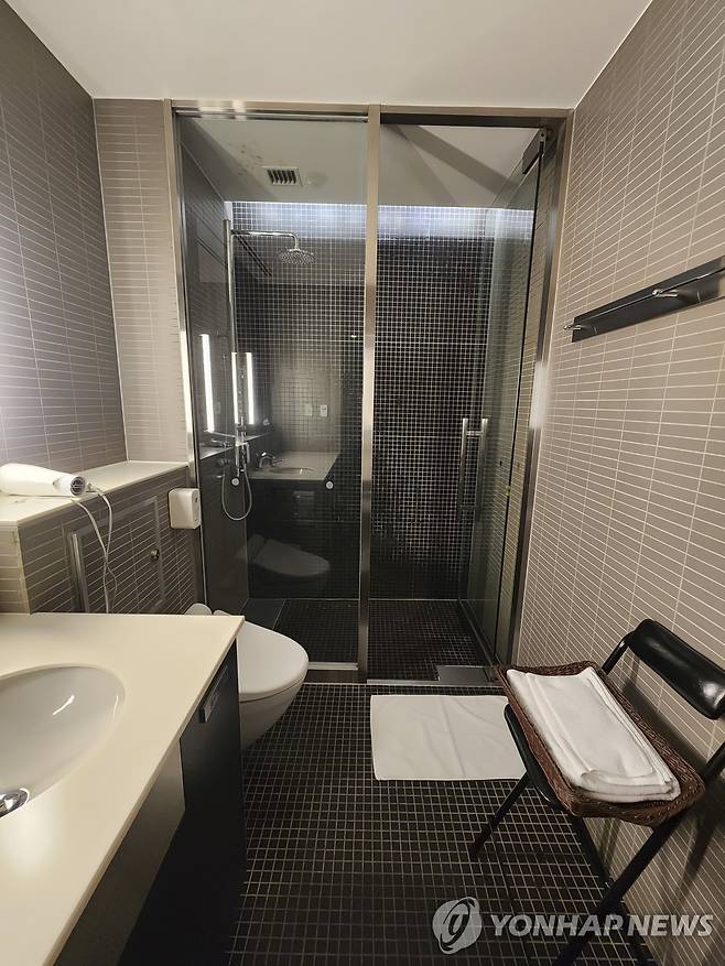 하네다공항 사쿠라 라운지 개별 욕실 [사진/성연재 기자]
