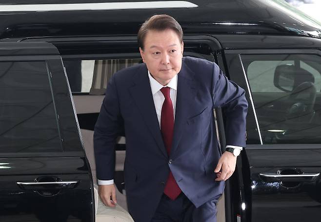 윤석열 전 대통령이 지난달 28일 피의자 신분으로 내란특검 조사를 받기 위해 서울 서초구 서울고검 청사로 출석하고 있다. (사진=공동취재)