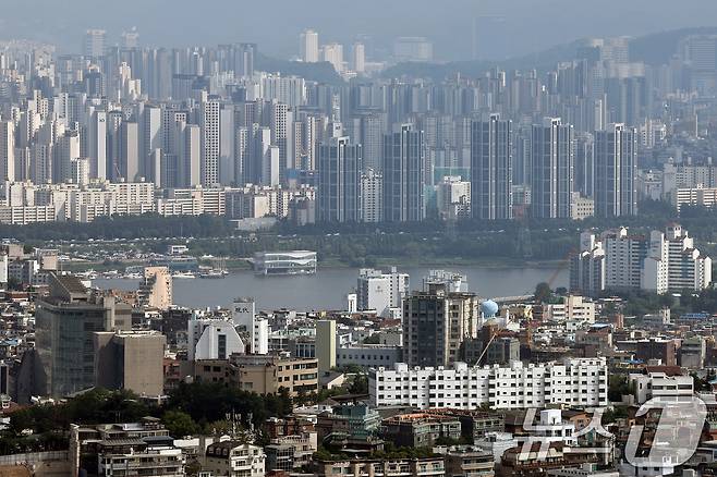 서울 중구 남산에서 바라본 강남 일대 아파트 단지. 2025.7.3/뉴스1 ⓒ News1 민경석 기자