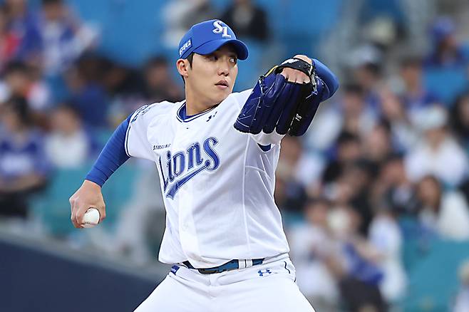 삼성 원태인이 대구삼성라이온즈파크에서 열린 2025 KBO리그 KIA전에 선발 등판해 역투하고 있다. 사진 | 삼성 라이온즈