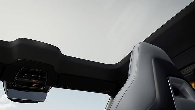 사진 : 폴스타 4&nbsp;일렉트로크로믹 글래스 루프