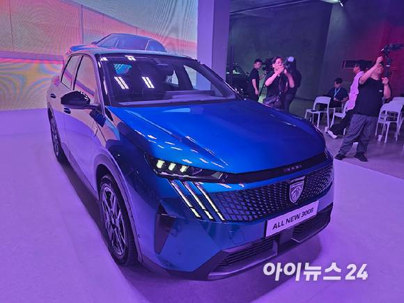 푸조 '3008 스마트 하이브리드' 정측면. [사진=김종성 기자]