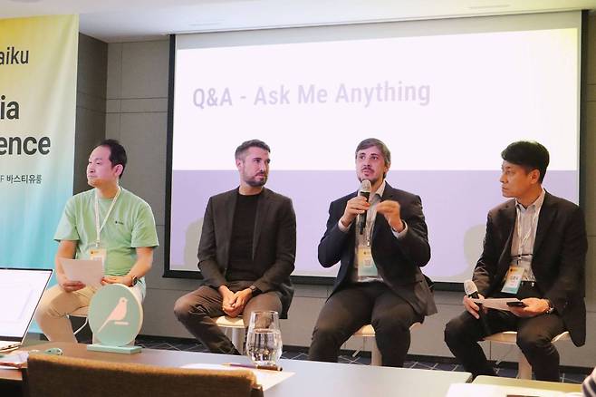 (왼쪽부터) 우재하 커스터머 솔루션 부문 한국 총괄, 제드 도허티 데이터이쿠 플랫폼 전략 부사장, 클레망 스테낙 데이터이쿠 공동 창립자 겸 CTO, 김종덕 데이터이쿠 한국 지사장 / 출처=IT동아