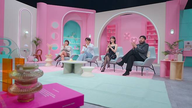 A still from the upcoming Netflix dating show ″Better Late Than Single″ [NETFLIX]