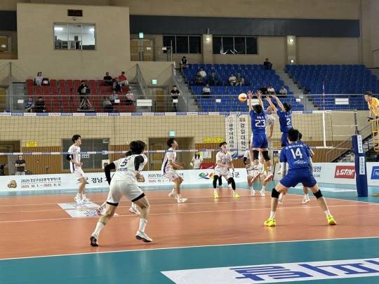 전국대학배구 남자부 조선대와 인하대 경기 장면. 사진[연합뉴스]