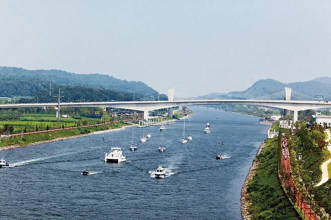 서울 한강~경기 김포~인천 서해를 잇는 경인아라뱃길.  한국수자원공사