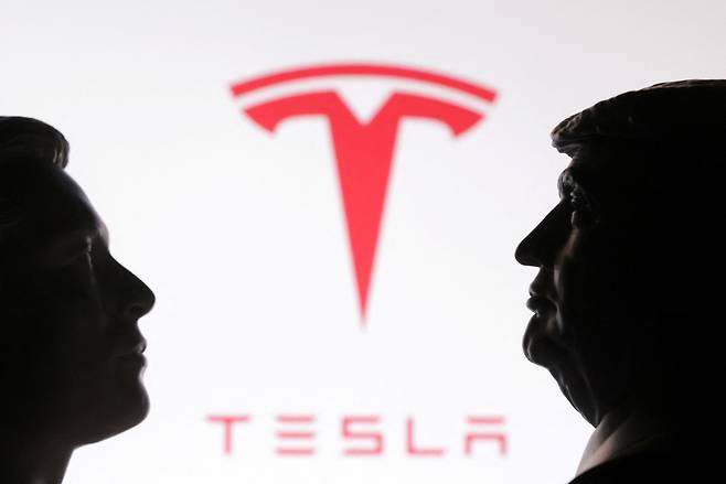 도널드 트럼프 미국 대통령과 일론 머스크 테슬라 CEO의 3D 프린팅 미니어처. [로이터]