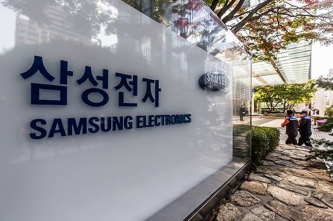 삼성전자 주가가 9개월여 만에 6만3000원선에 복귀했다. 사진은 서울 서초구 삼성전자 서초사옥 ⓒ시사저널 최준필