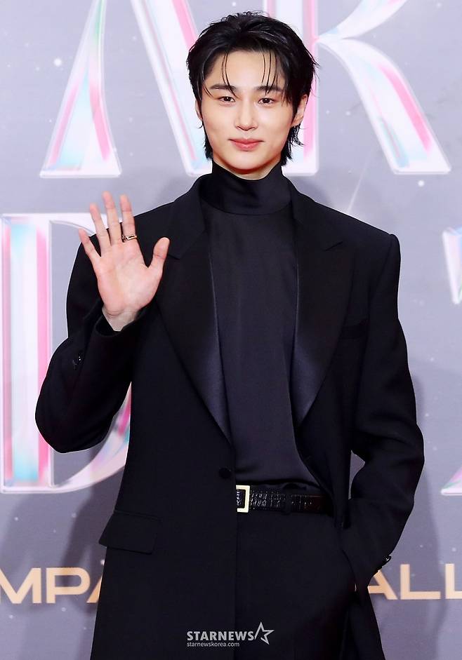배우 변우석이 27일 오후 태국 방콕 임팩트 챌린저 홀 1-2(IMPACT Challenger Hall 1-2)에서 진행된 '제 9회 아시아 아티스트 어워즈'(The 9th Asia Artist Awards, 이하 'AAA 2024')' 레드카펫 행사에 참석해 포즈를 취하고 있다. /사진=김창현 chmt@