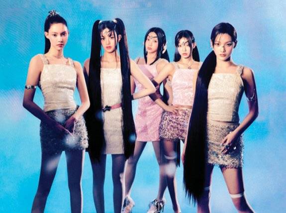 ‘빌려온 고양이(Do the Dance)’를 타이틀곡으로 한 미니 3집 ‘밤(bomb)’을 발표한 아일릿. 빌리프랩 제공&nbsp;