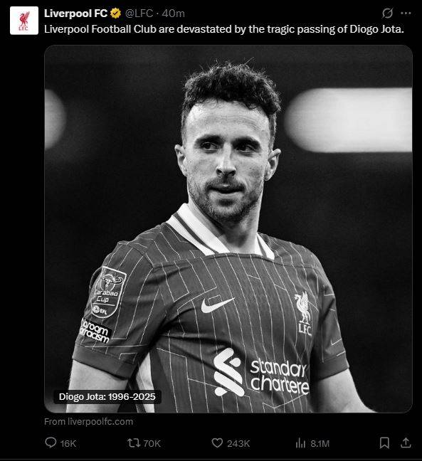 리버풀의 포르투갈 국가대표 공격수 디오고 조타가 교통사고로 사망했다. 향년 28세로, 불과 2주 전 결혼했던 그는 상상하지 못했던 일로 세상을 떠났다. 영국 공영방송 BBC는 3일 '리버풀 스트라이커 조타와 그의 동생인 안드레 실바가 스페인 사모라에서 교통사고를 당해 이날 별세했다'고 보도했다. 조타의 동생인 실바도 포르투갈 2부 구단인 페나피엘에서 현역으로 뛰는 등 프로축구 선수 출신이다. 리버풀 구단과 포르투갈축구협회가 모두 큰 충격에 빠졌으며 유럽 축구계가 모두 그를 추모하고 나섰다. 리버풀 SNS