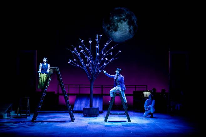 낭만활극 '록산느를 위한 발라드' 공연 모습. 사진=평택시문화재단