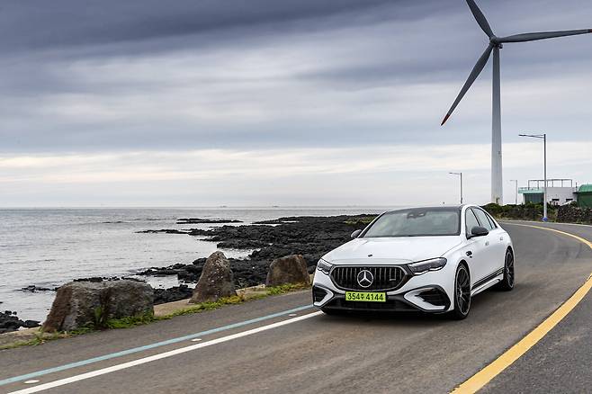 메르세데스-AMG E 53 하이브리드 4MATIC+&nbsp;
