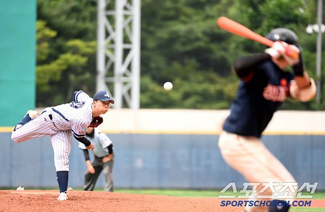 3일 서울 목동구장에서 열린 제80회 청룡기 고교야구선수권 대회 및 주말리그 왕중왕전 성남고와 서울고의 경기, 서울고 이호범이 역투하고 있다. 목동=허상욱 기자wook@sportschosun.com/2025.07.03/