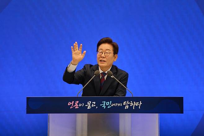 이재명 대통령이 3일 서울 청와대 영빈관에서 열린 ‘대통령의 30일, 언론이 묻고 국민에게 답하다’ 기자회견에서 발언을 하고 있다. 2025.7.3. 대통령실 제공