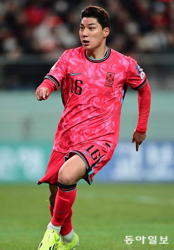 축구 국가대표팀 공격수 주민규가 지난해 3월 21일 서울월드컵경기장에서 열린 태국과의 2026 북중미 월드컵 아시아 2차 예선 경기(1-1·무승부)에 출전한 모습. 이 경기는 주민규의 A매치 데뷔전이었다. 동아일보DB