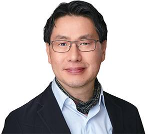 이성현 조지 H.W. 부시 미·중관계기금회 선임연구위원 - 미국 그리넬대 학사, 하버드대 석사, 중국 칭화대 박사, 전 스탠퍼드대 아·태연구소 팬텍 펠로, 전 세종연구소 중국연구센터장