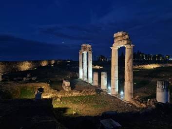 더위로 야간 개장하는 튀르키예 유적지. 튀르키예관광청 제공