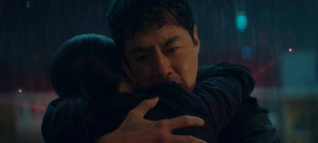 '무빙'은 초능력을 숨긴 채 현재를 살아가는 아이들과 아픈 비밀을 감춘 채 과거를 살아온 부모들의 이야기를 그린 휴먼 액션 시리즈다. '무빙' 스틸컷