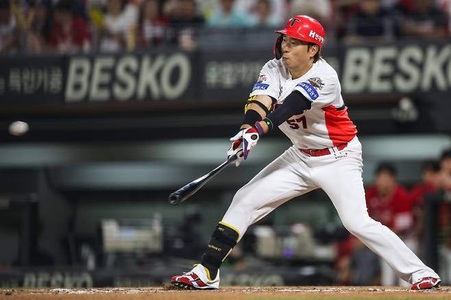 3일 광주 SSG전 7회 기술적인 타격으로 결승타를 때려내는 고종욱의 모습. KIA 제공