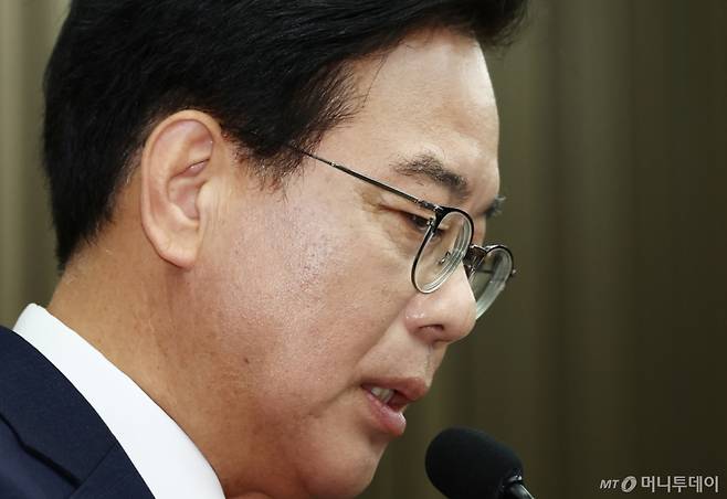 송언석 국민의힘 비상대책위원장 겸 원내대표가 4일 오전 서울 여의도 국회에서 열린 긴급 의원총회에서 모두 발언을 하고 있다. 2025.7.4/뉴스1 Copyright (C) 뉴스1. All rights reserved. 무단 전재 및 재배포, AI학습 이용 금지.