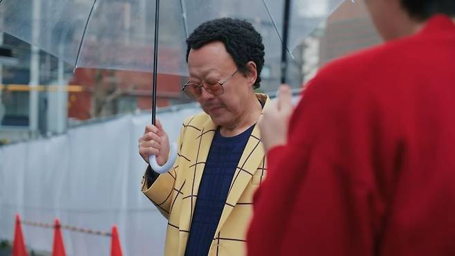 두목 원장 선생님 실사화. (사진=일본 코카콜라 유튜브 채널 캡처) *재판매 및 DB 금지