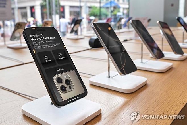 중국 상하이의 애플 스토어 [AFP 연합뉴스 자료사진. 재판매 및 DB 금지]