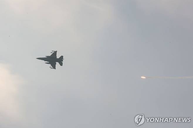 6월 22일 가자지구 상공의 이스라엘 전투기 [AFP 연합뉴스 자료사진]