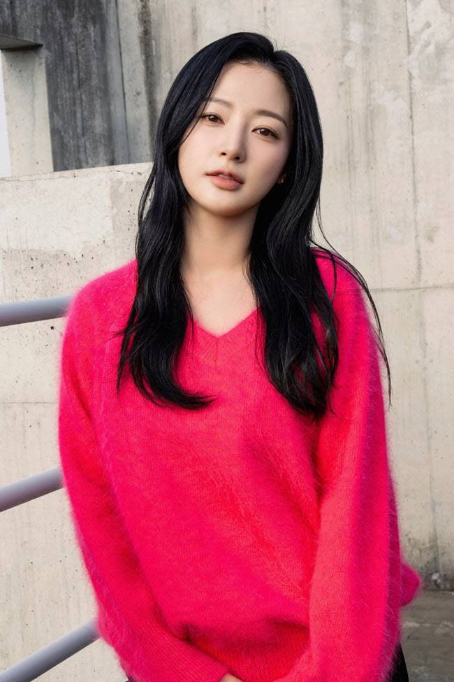 송하윤.